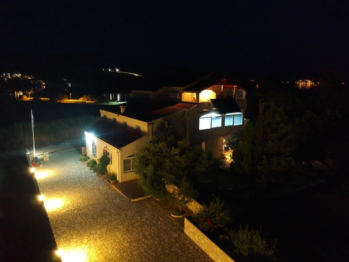 Apartments Dinko Novalja Exterior foto